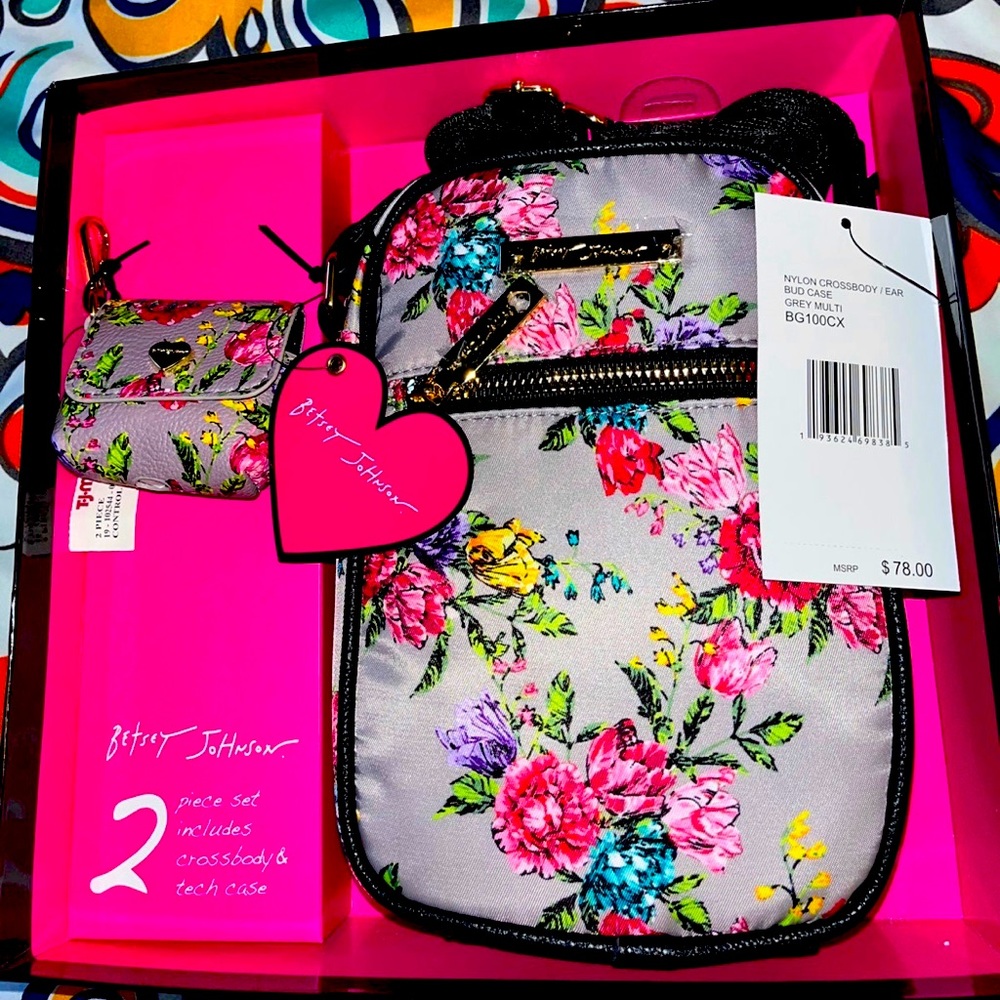 Betsey Johnson Crossbody & Tech Case Gift Set